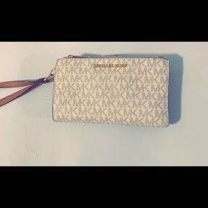 Michael Kors Wristlet